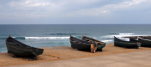 Coastal sightseeing from boat